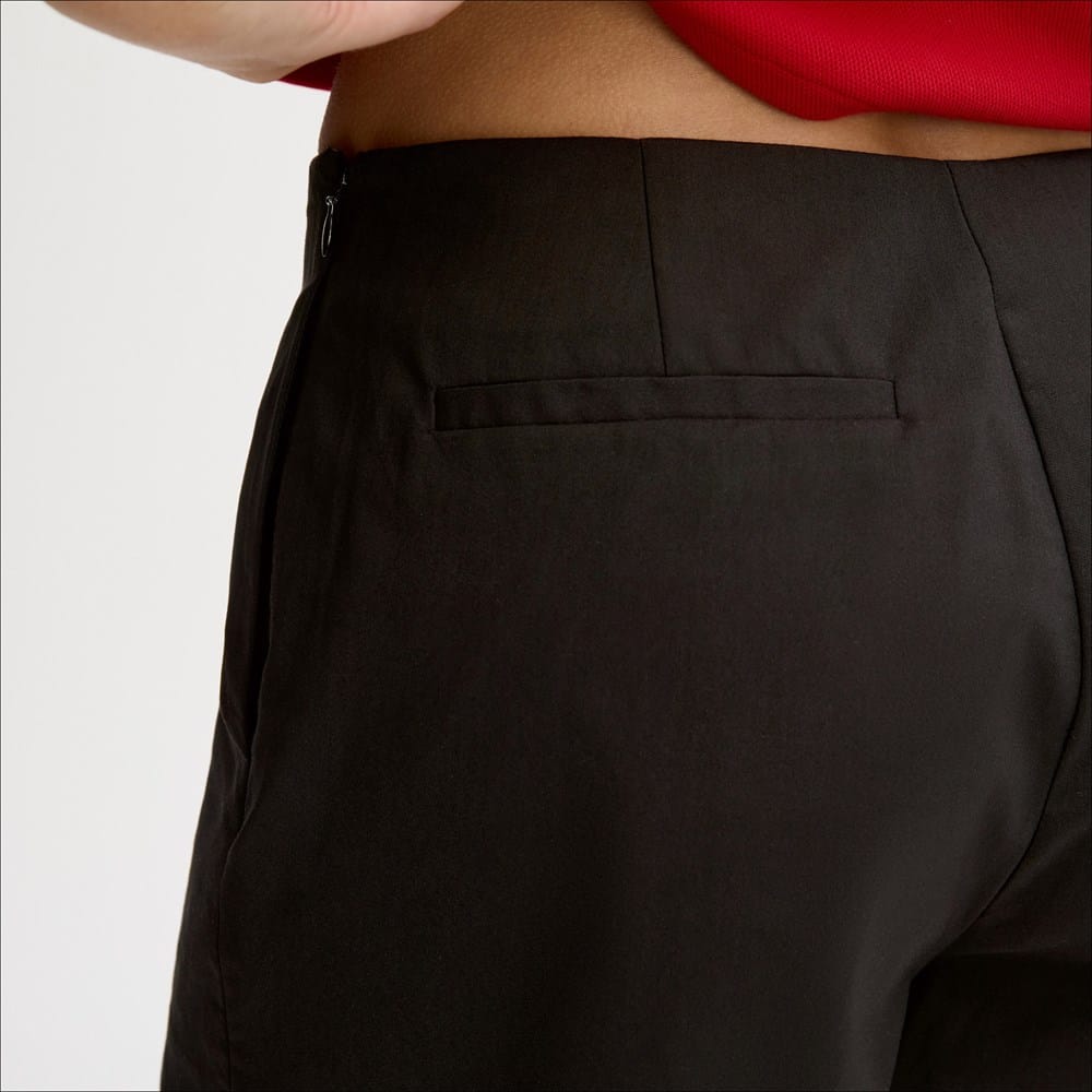 Front Seam Short - Image 6