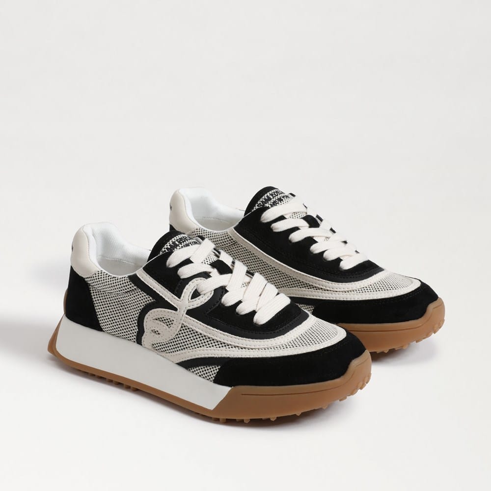 Luna Sneaker